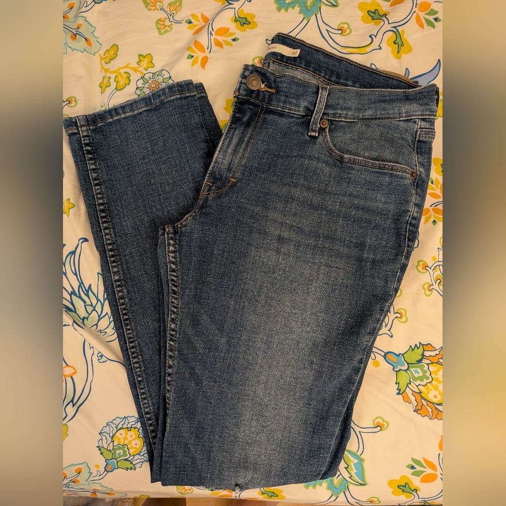 Levi's 524 Skinny Lowrise Women's Jeans